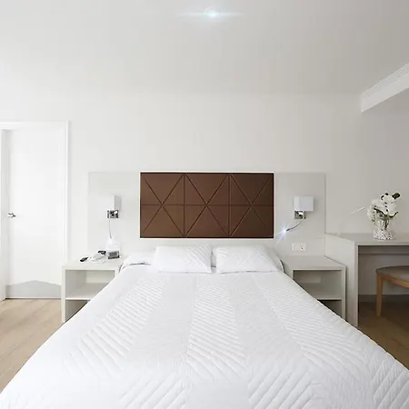 罗伊奥拉酒店 2*